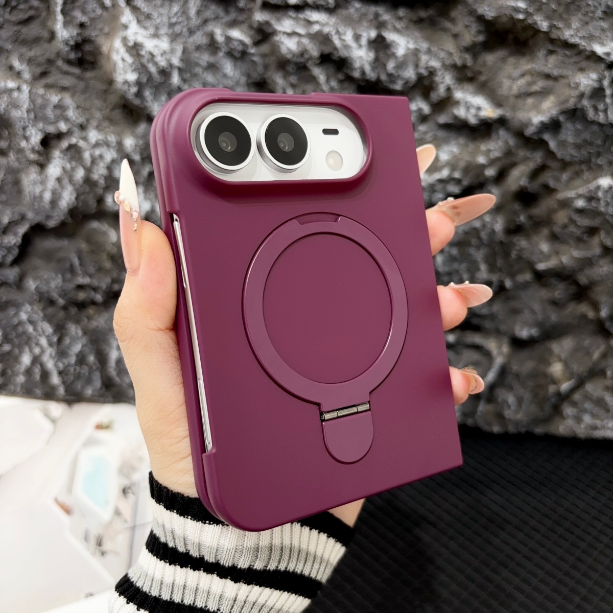 ที่วางโทรศัพท์แบบมีพื้นผิวคล้า - Magnetic Charging Stand บทวิจารณ์และราคา