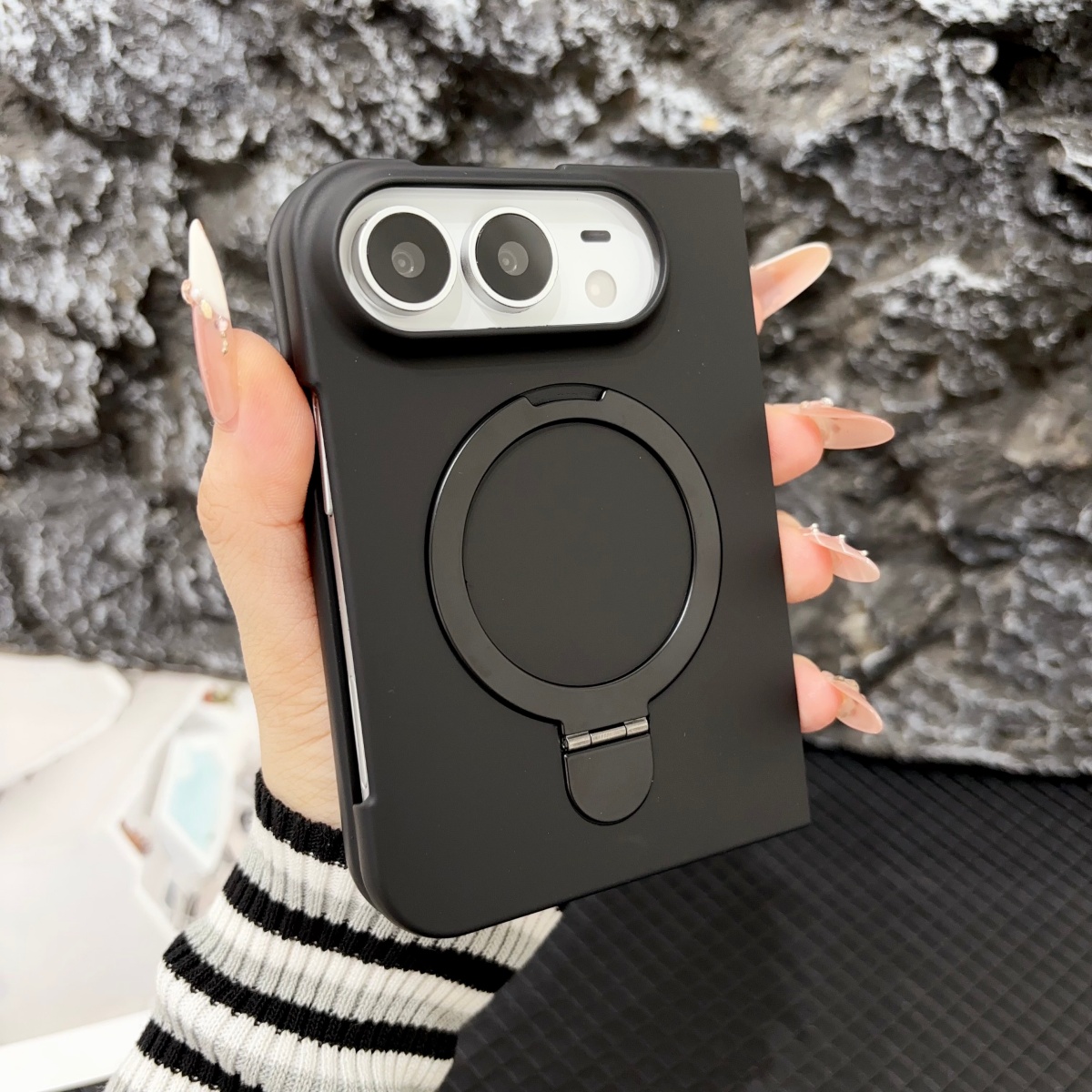 ที่วางโทรศัพท์แบบมีพื้นผิวคล้า - Magnetic Charging Stand บทวิจารณ์และราคา