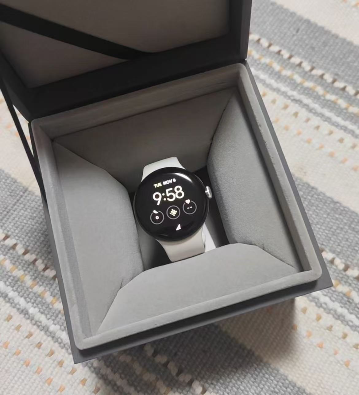 (ไม่มีแพ็คเกจเดิม) Google Pixe - Smartwatch X บทวิจารณ์และราคา